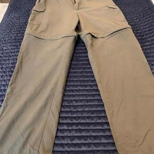 Tilley khaki green convertible pants size 34. Excellent shape. Approx 32long